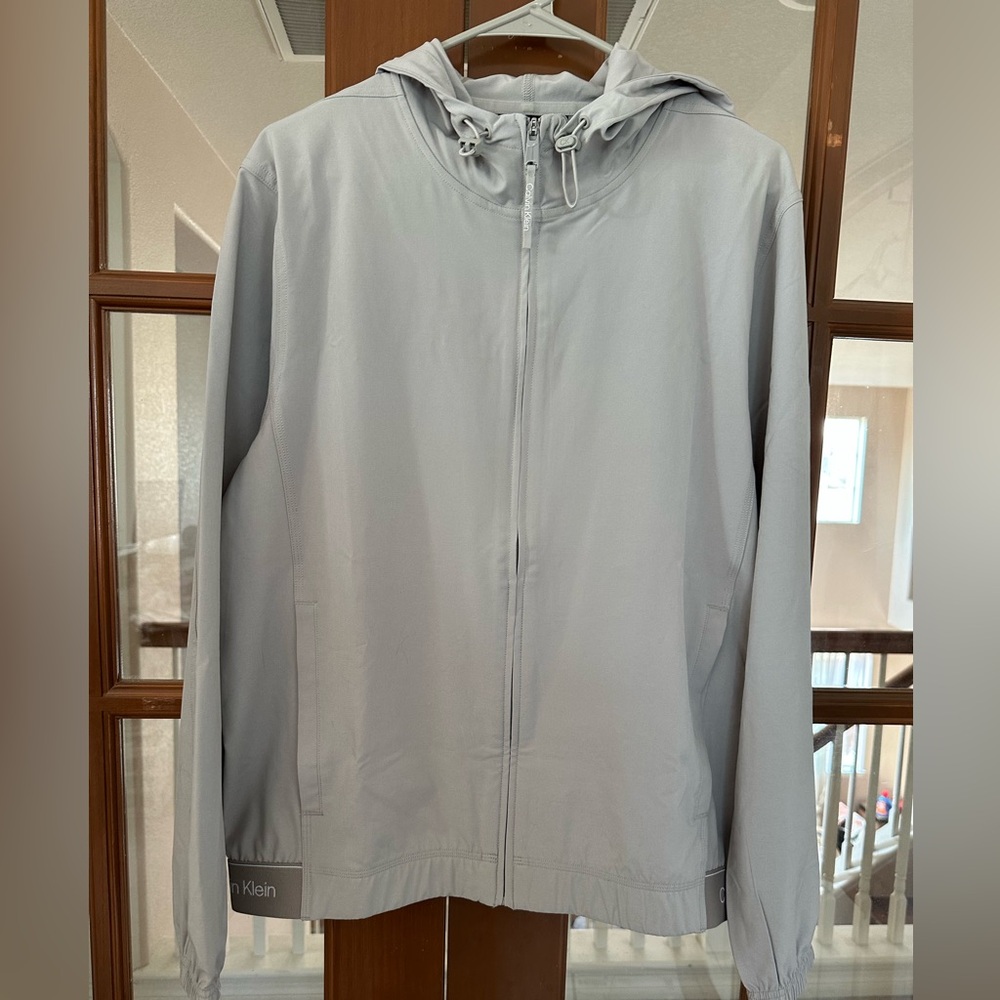 Like NEW! Men’s Calvin Klein Gray Hooded Windbreaker